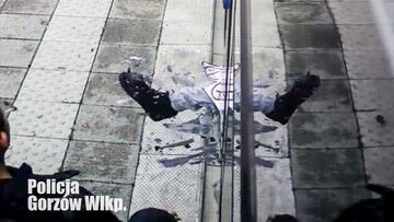 Gorzów Wielkopolski. Awanturował się w tramwaju, wybił nogą szybę. Zatrzymano 28-latka