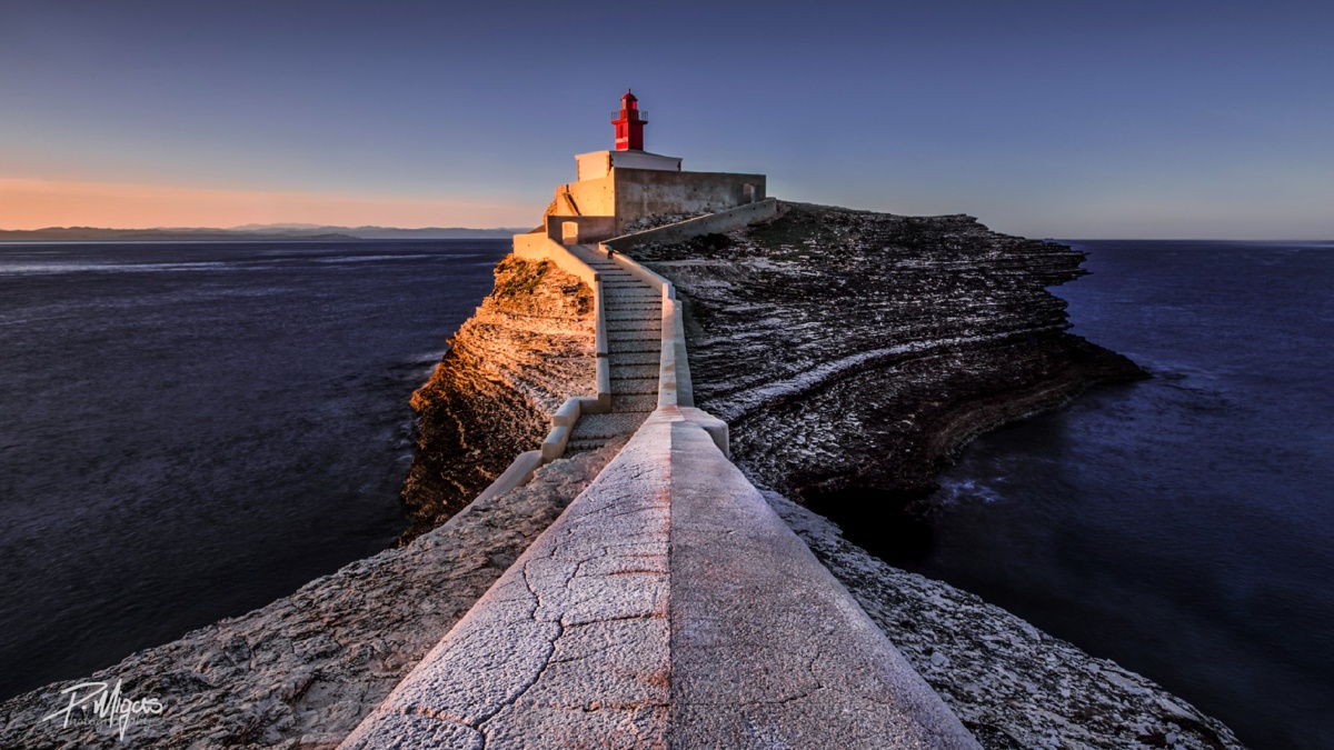 aef1af0d-0fd1-4b43-a3a8-c40c3120384e