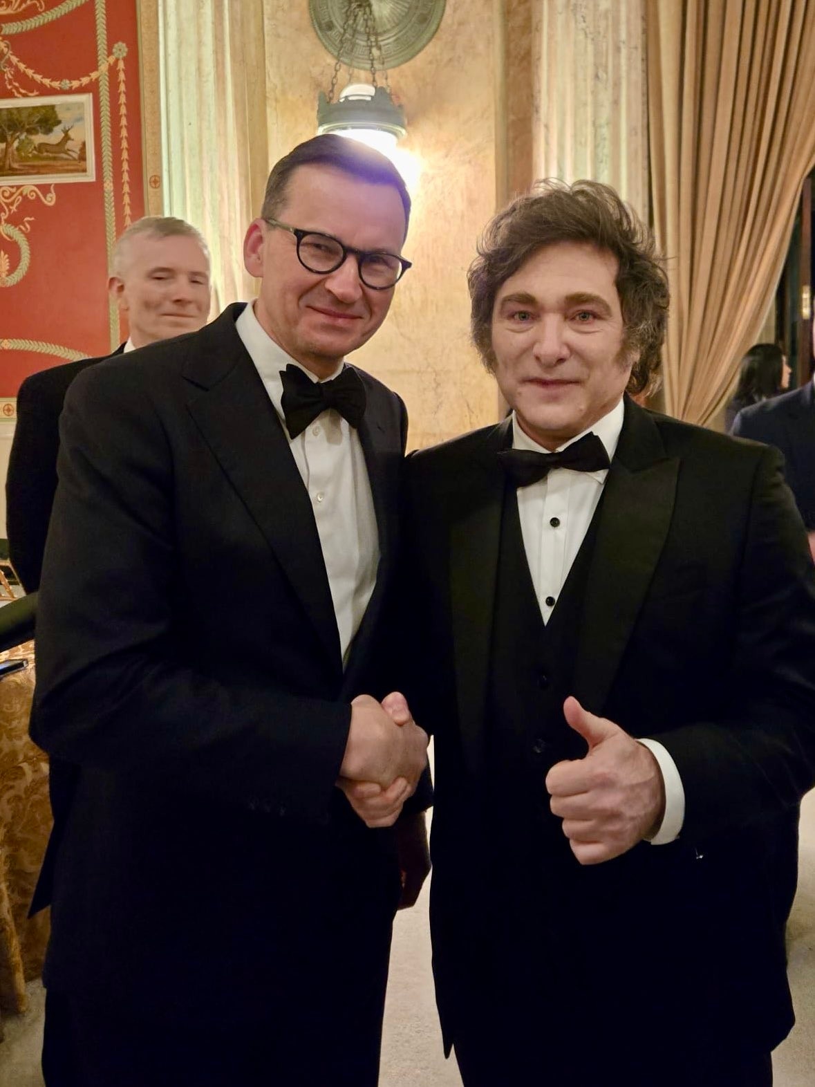 2bf1b887-de89-4530-8da9-71245ea556c0