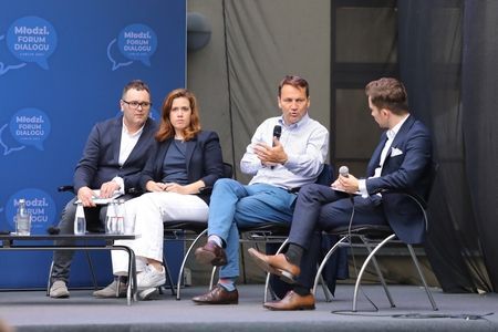 Sikorski: Siedem razy wygrał z PiS. Powrót dobry dla kraju