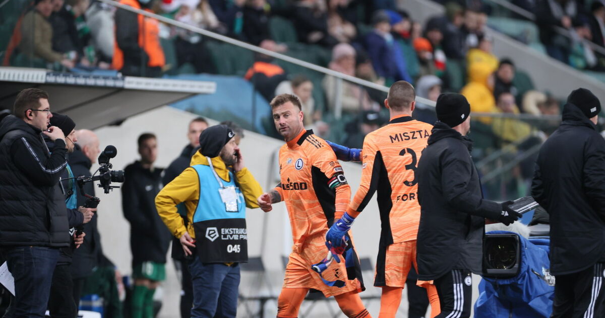 Legia przegrała z Wartą. Czerwona kartka Artura Boruca