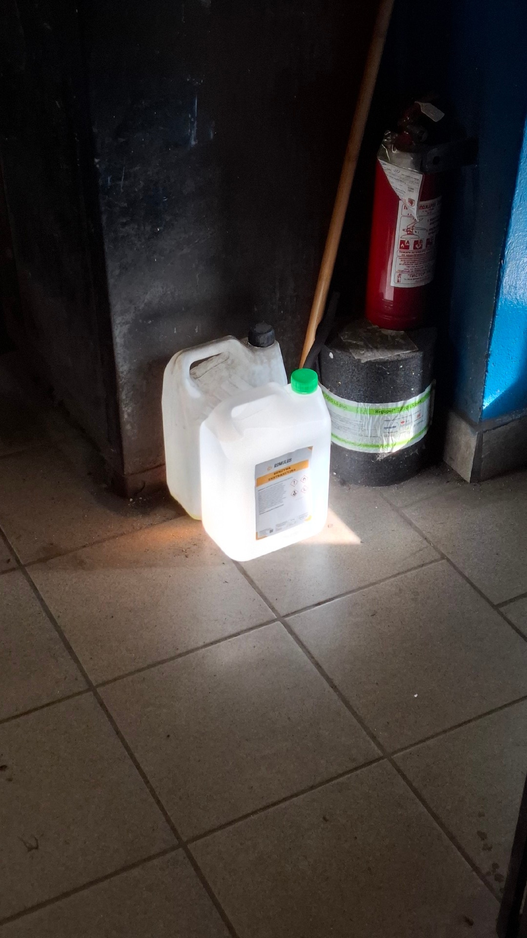 100e009e-49ca-4c99-b9ef-ff542ebc3803