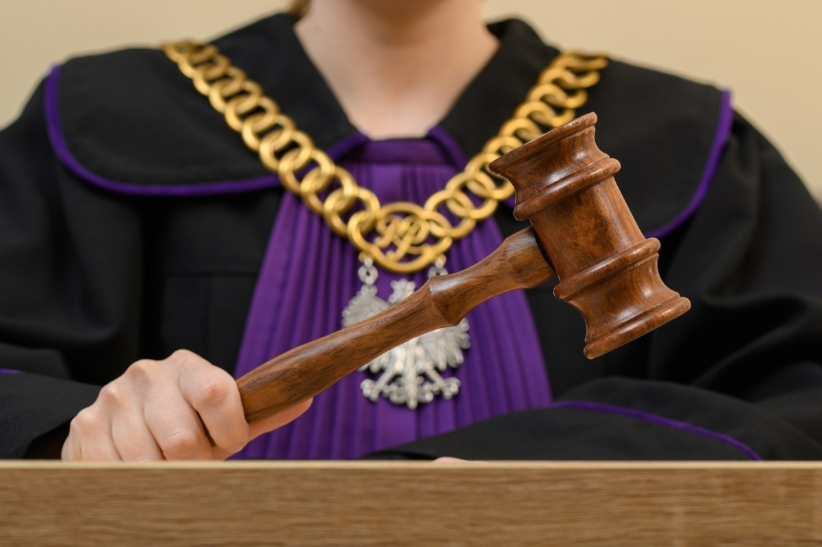 Oszust matrymonialny wyłudził 9 mln zł. Był związany jednocześnie z 4 kobietami