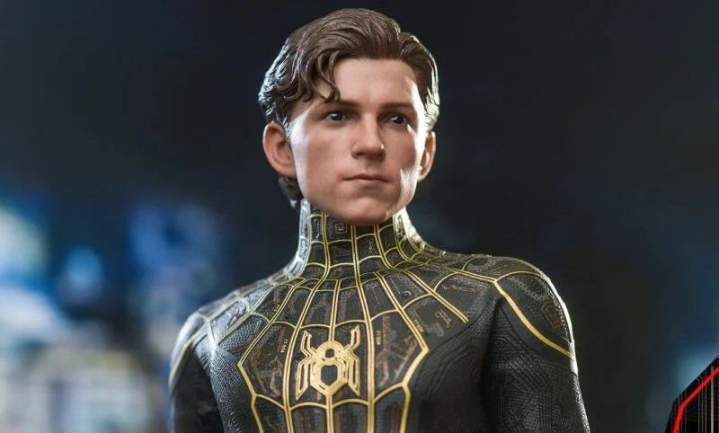 Spider-Man: Bez drogi do domu - nowe zdjęcia figurki Pajączka. Zniknął detal z czarno-złotego kostiumu