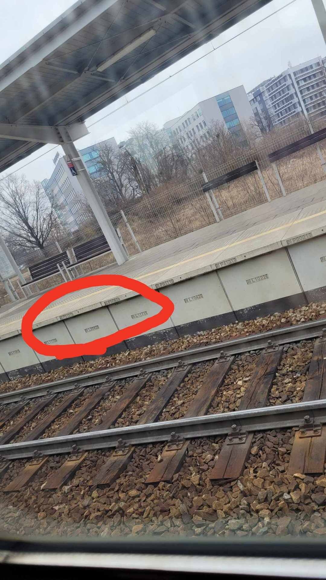 90e8fcba-8cf4-4bd1-b8ea-017b3fe8903b