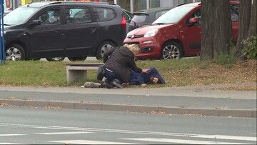 "Nie każdy, kto leży na ziemi, jest po spożyciu alkoholu". Akcja ratowników