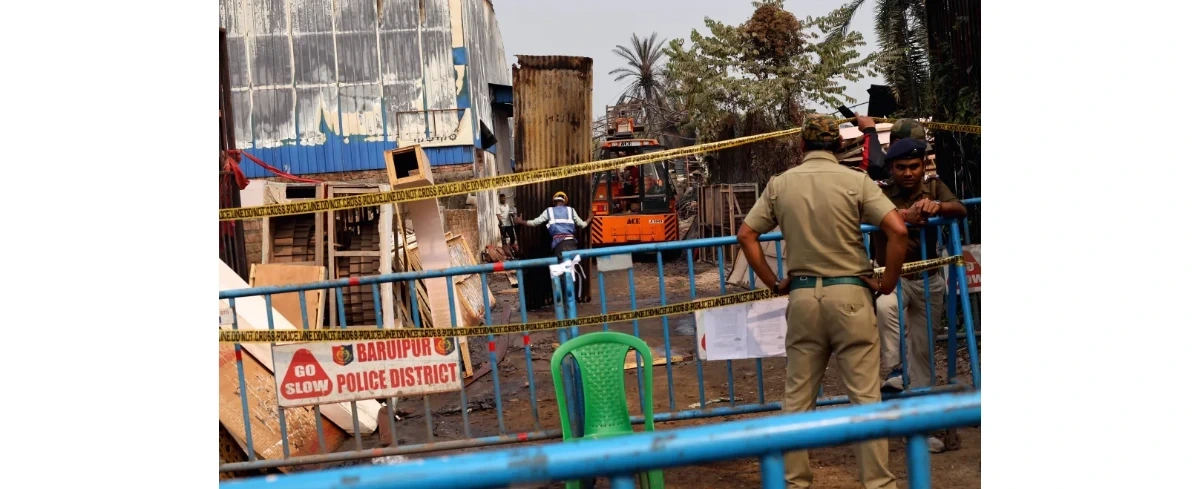 Co najmniej 25 osób zginęło w pożarze dwóch budynków w Kalkucie