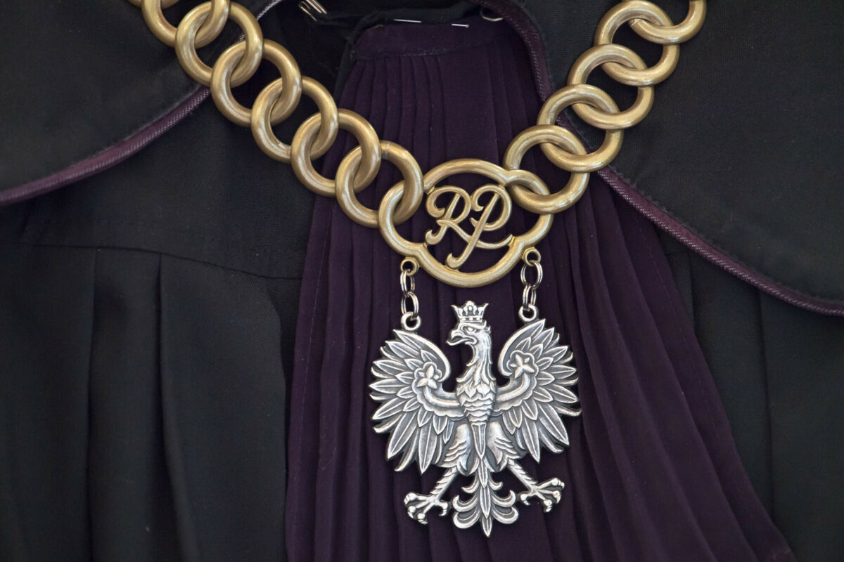 YouTuber skazany. Ograniczenie wolności za zniesławienie marki kosmetycznej