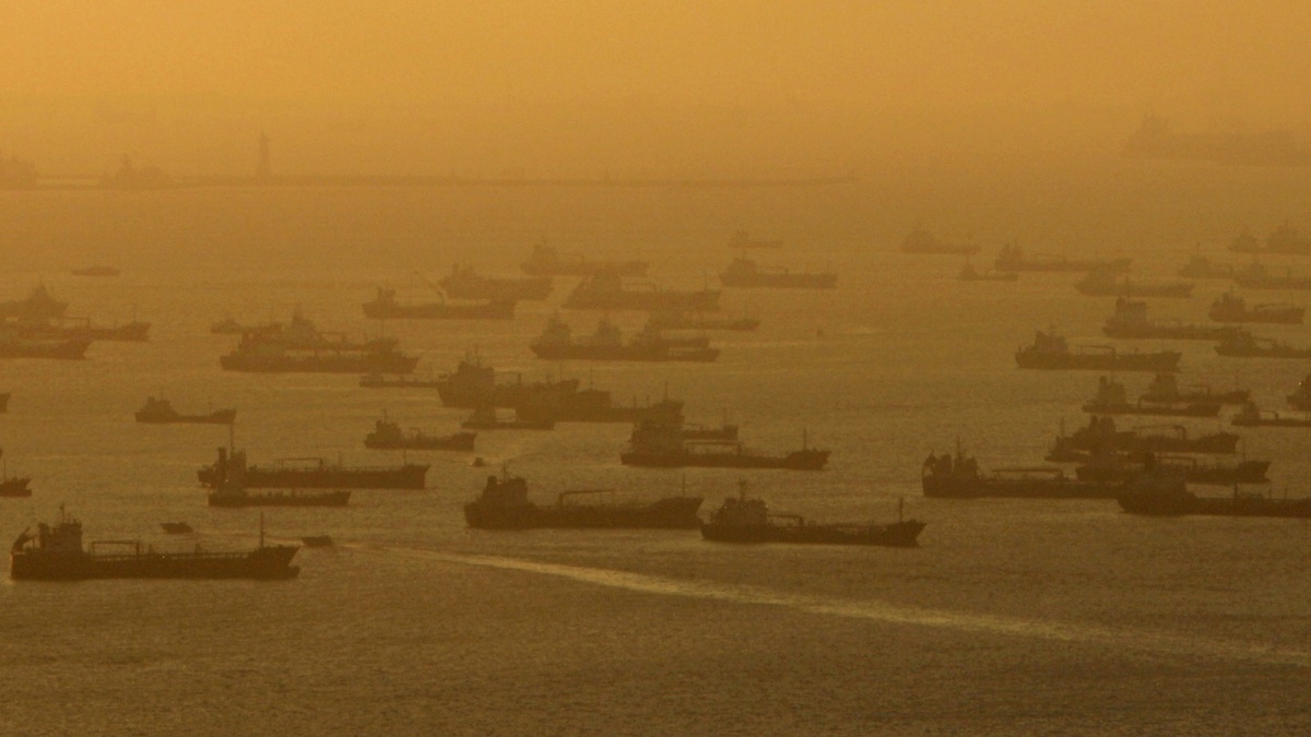 Otoczyły wyspę na Bałtyku. Ponad 30 tankowców w jednym miejscu