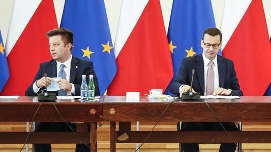 809 tys. zł nagród w KPRM. „Były wybory, COVID”