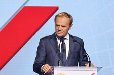 Donald Tusk: Mamy problem z władzą, która bezwstydnie gwałci konstytucję