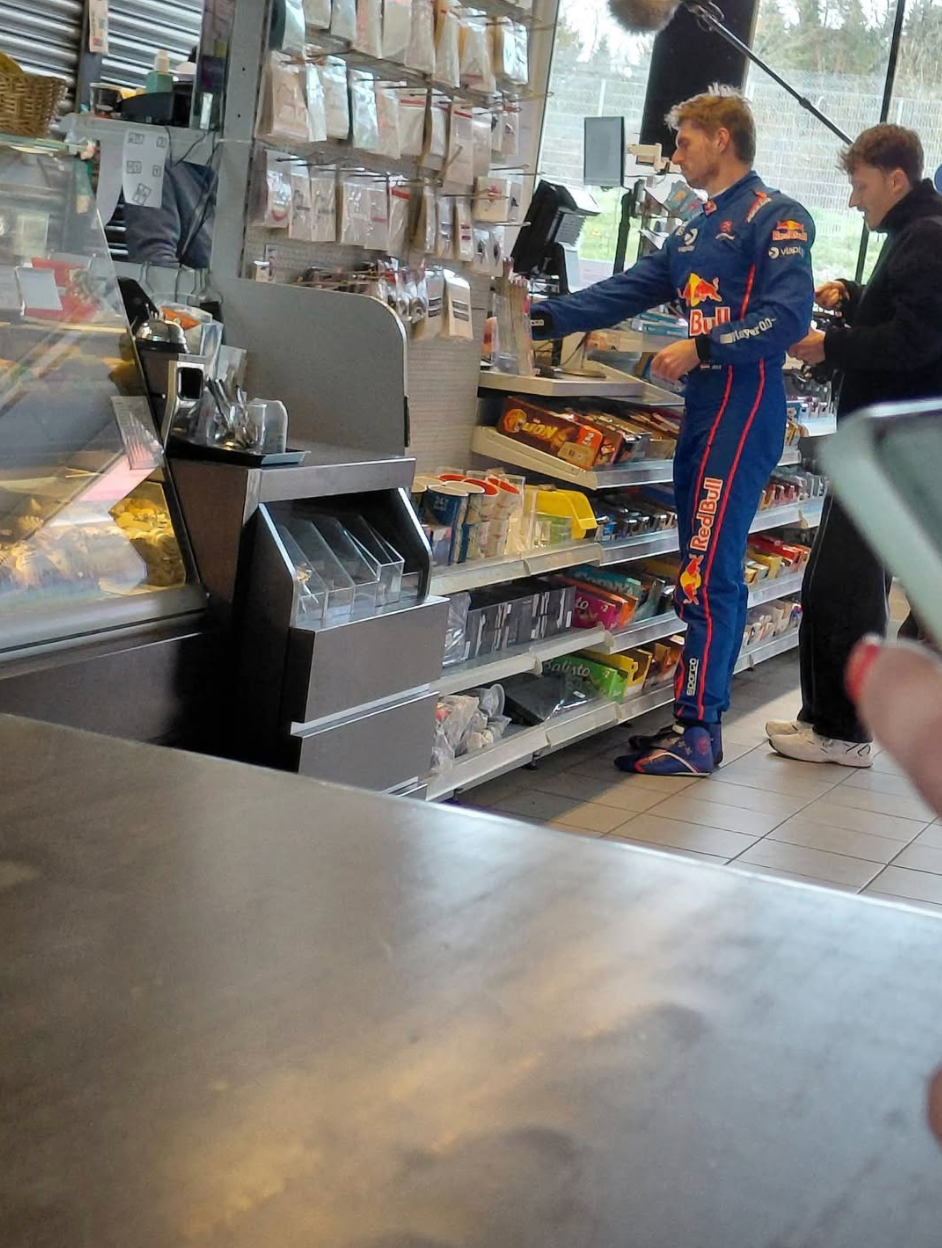 d2dfdf67-a50f-4feb-a6bf-26c1b111f4f0