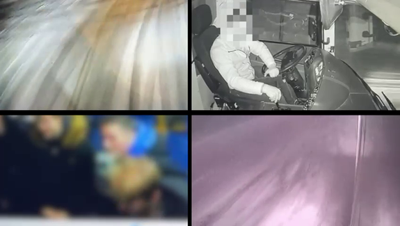 Kierowca autobusu driftował na oblodzonej drodze. Chciał urozmaicić podróż pasażerom