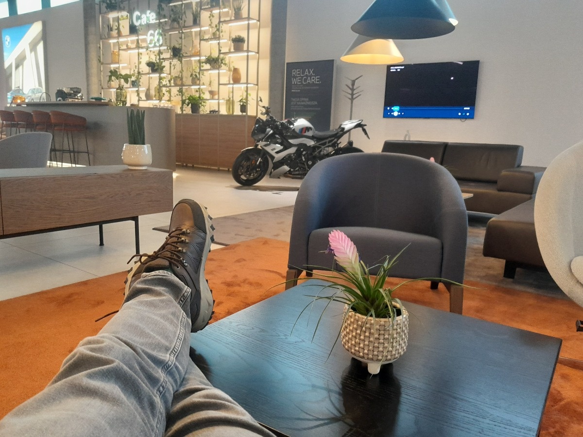 b5993483-d16b-4e23-94fb-a27a24760cf3