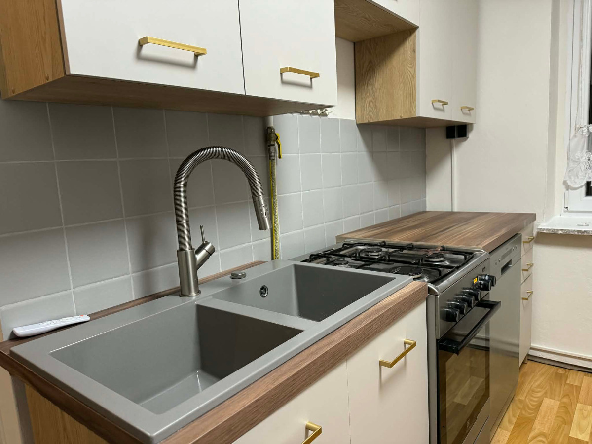 5e88c3b3-b5b6-430c-b563-a47d11ca29df