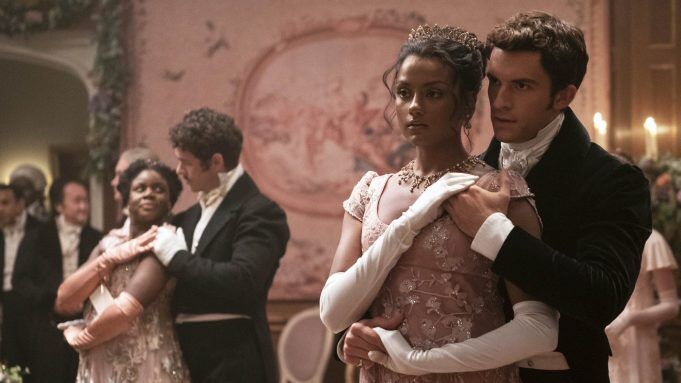 Bridgertonowie - nowy zwiastun 2. sezonu serialu. Lady Whistledown powraca