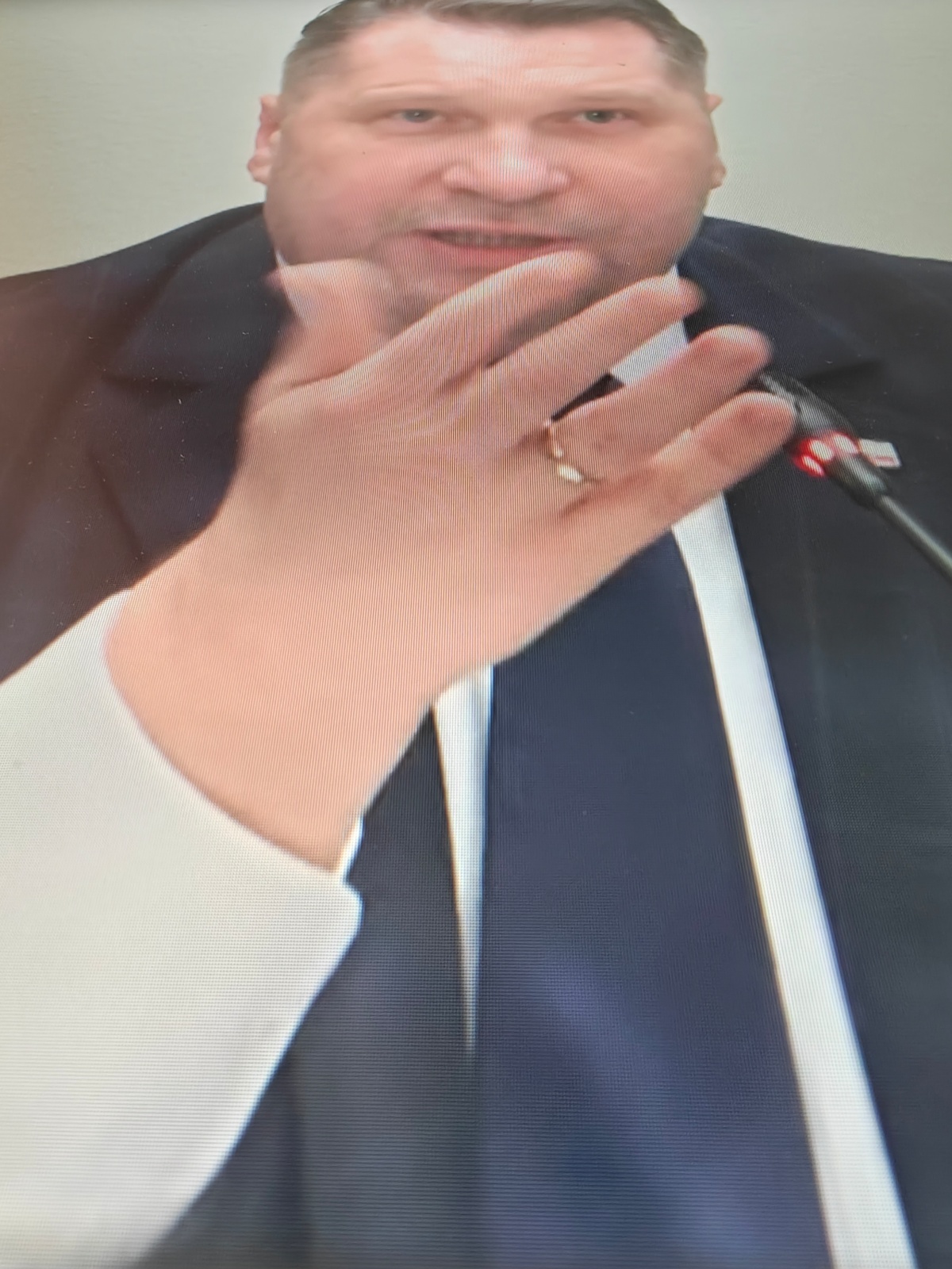 b4ac4f7e-5f47-49af-8f6a-82e58e041987