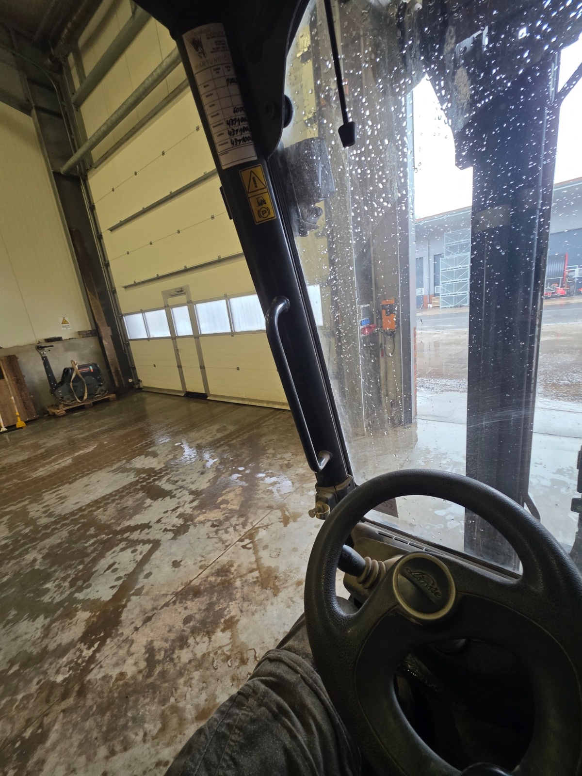 e49e5aff-1ec7-434e-b75b-ffde51953831