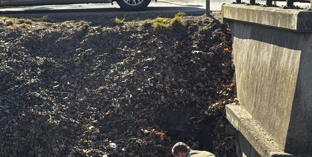 Ostróda: Niewybuch znaleziony w Drwęcy tuż przy Urzędzie Miejskim przy ul. Mickiewicza