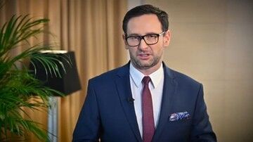 Ceny na stacjach Orlenu. Tusk: nikt nie łupił kierowców jak Daniel Obajtek. Szef koncernu odpowiada