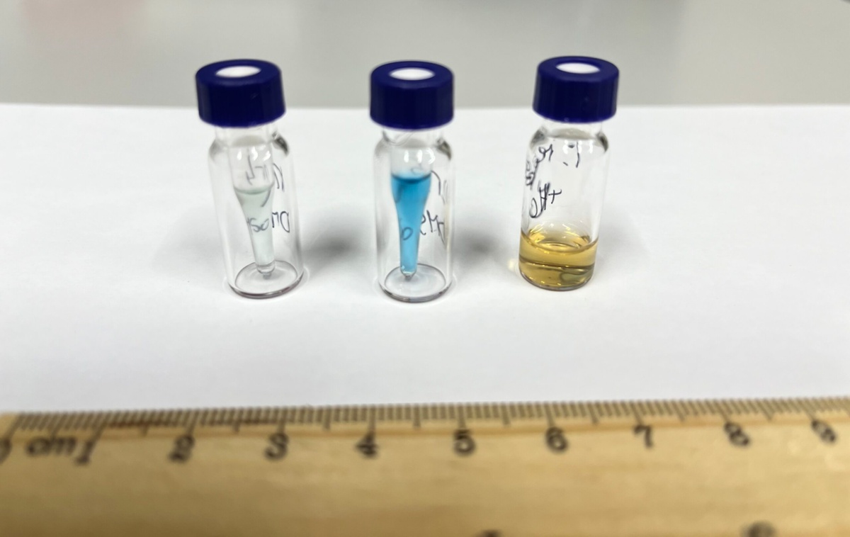 Po nitce do kłębka. O tym, jak chemicy UW czytają historię z włókien tkanin - Serwis Naukowy UW