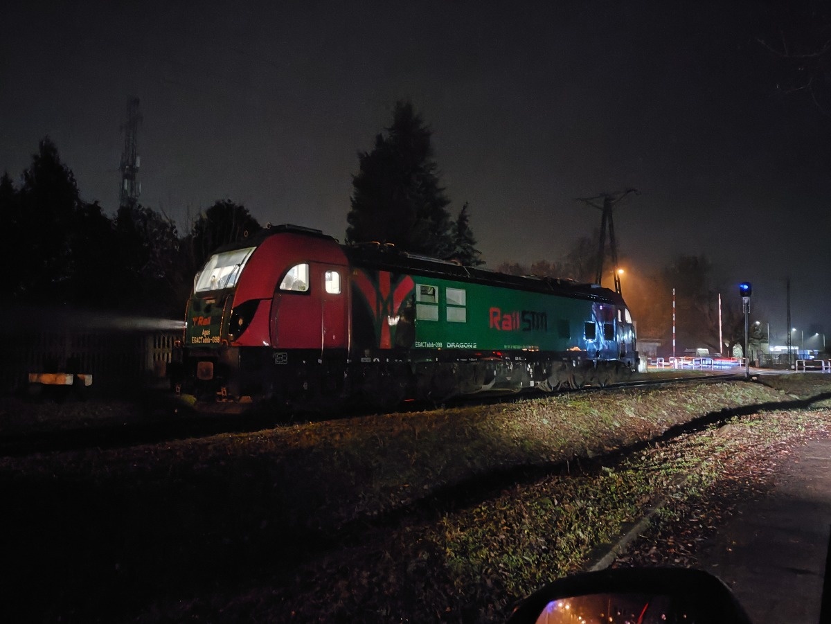 f7b06c4c-066c-4ac7-8fcf-aef480e6751f