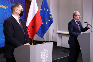 Zmiany w obostrzeniach. Niedzielski ogłasza skrócenie czasu izolacji, Czarnek koniec nauki zdalnej