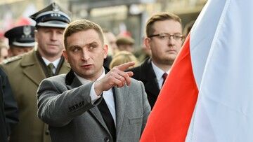 Allegro usunęło aukcję "obiad z Bąkiewiczem". Dochód miał wspomóc Marsz Niepodległości