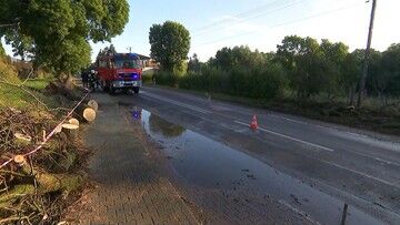 Łódzkie. Pływał kajakiem po ulicy Wielunia