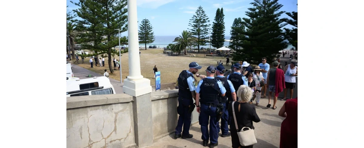 Planowali kolejny atak na plaży w Sydney? Policja staranowała samochód, siedmiu mężczyzn zatrzymanych