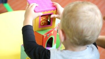Holandia. Molestował i mordował dzieci w żłobku? Pracował jako wolontariusz