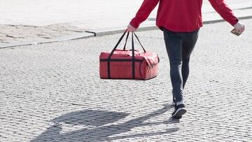 Warszawa. Rośnie liczba skarg na kurierów i dostawców