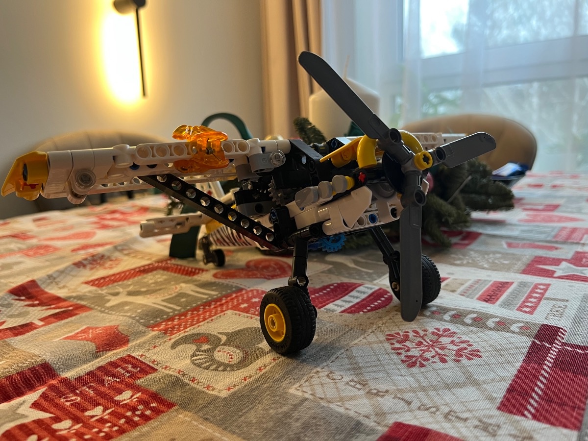 d8ba0379-08b4-4f8e-8951-d68ed19b8803