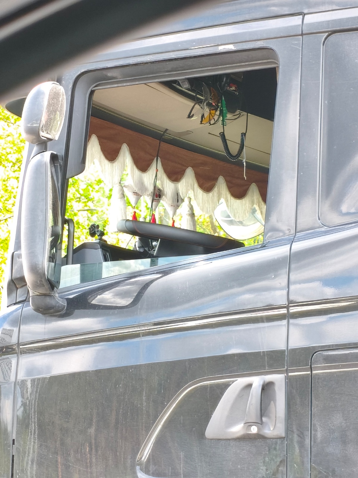 994b7a27-9fb5-4946-ba0a-dac710851071