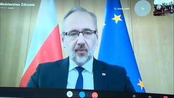 Koronawirus. Nowe obostrzenia na święta Bożego Narodzenia. Wraca nauka zdalna