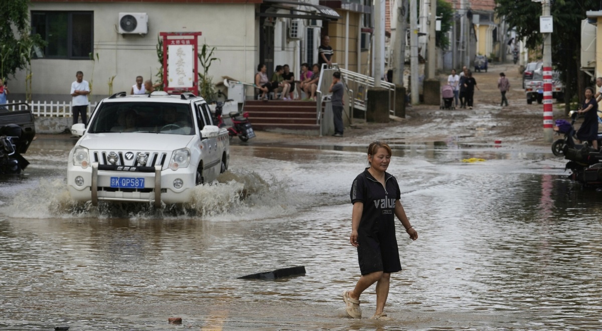 Chiny. Co najmniej 30 ofiar śmiertelnych ulewnych deszczy w Pekinie