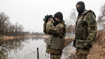 Trzy osoby chciały na pontonie przekroczyć granicę na Bugu. Zawróciły na widok funkcjonariuszy
