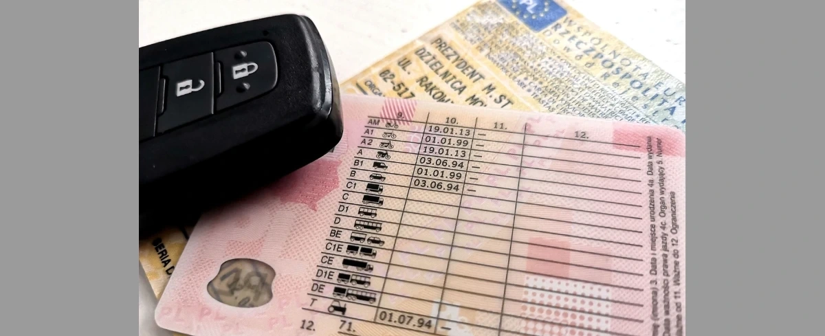 Czy można jeździć na zagranicznym prawie jazdy po cofnięciu uprawnień w Polsce? Wyrok SO w Koszalinie