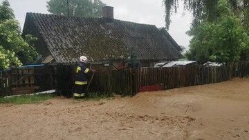 Potężna ulewa w powiecie zamojskim. Zalane domy, pola i drogi