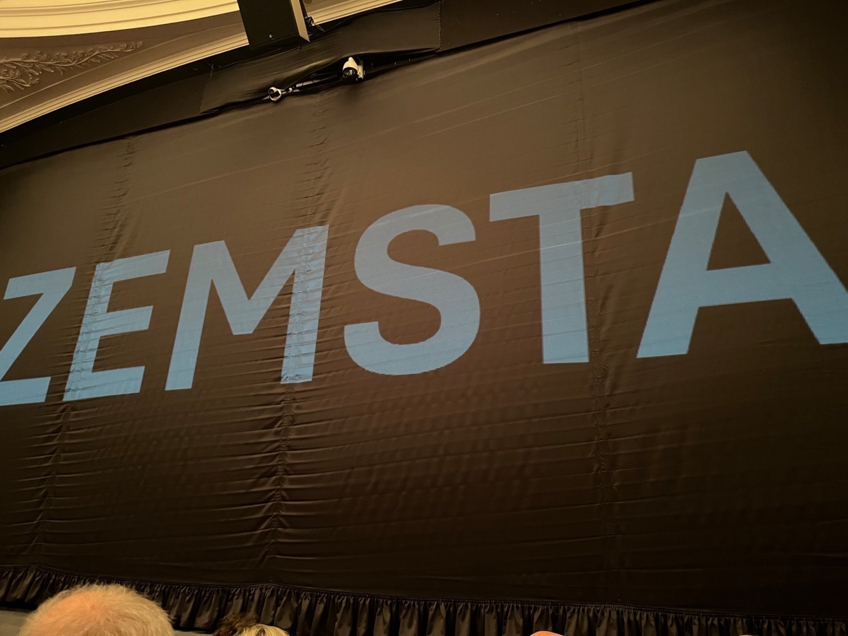 81648f35-91ba-4a67-a266-7cd9312e7376