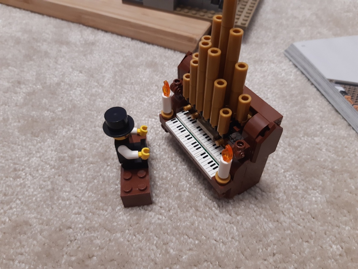 e1ec5429-2c06-4b4b-b880-318c92cab275