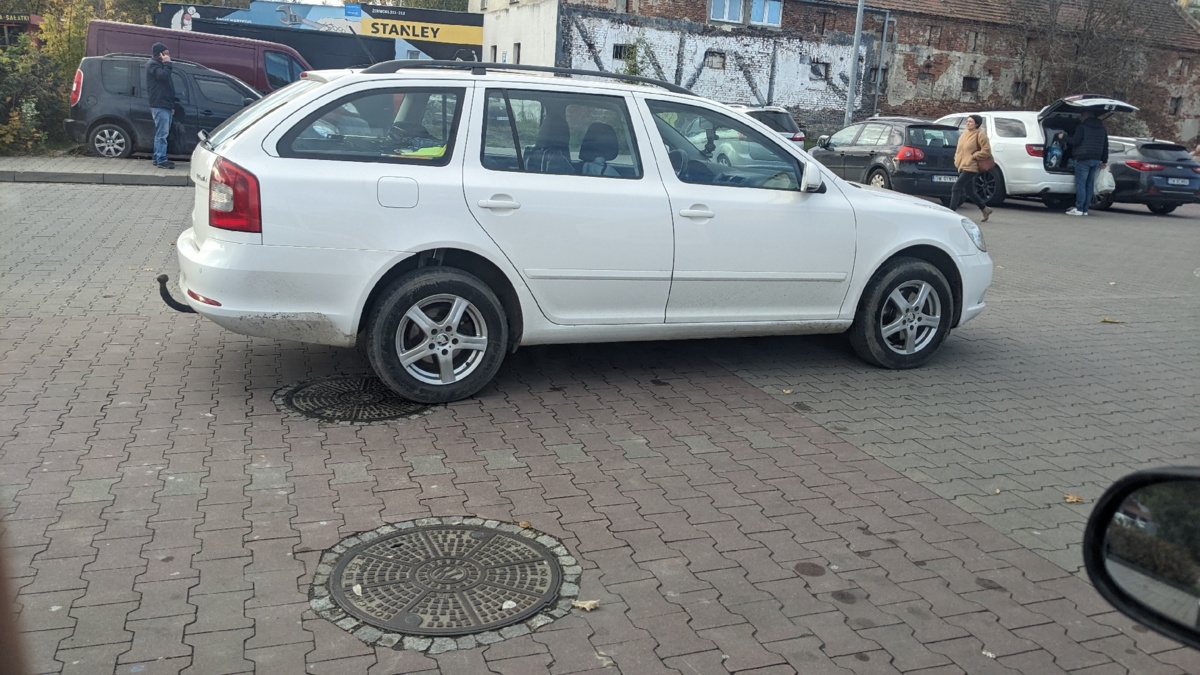 442b90eb-ff89-47ea-aee1-226689b6e7f5