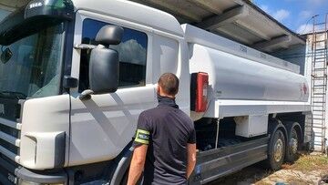 Pabianice. Ukradli cysternę z paliwem o wartości ponad 200 tys. zł. Mężczyźni trafili do aresztu