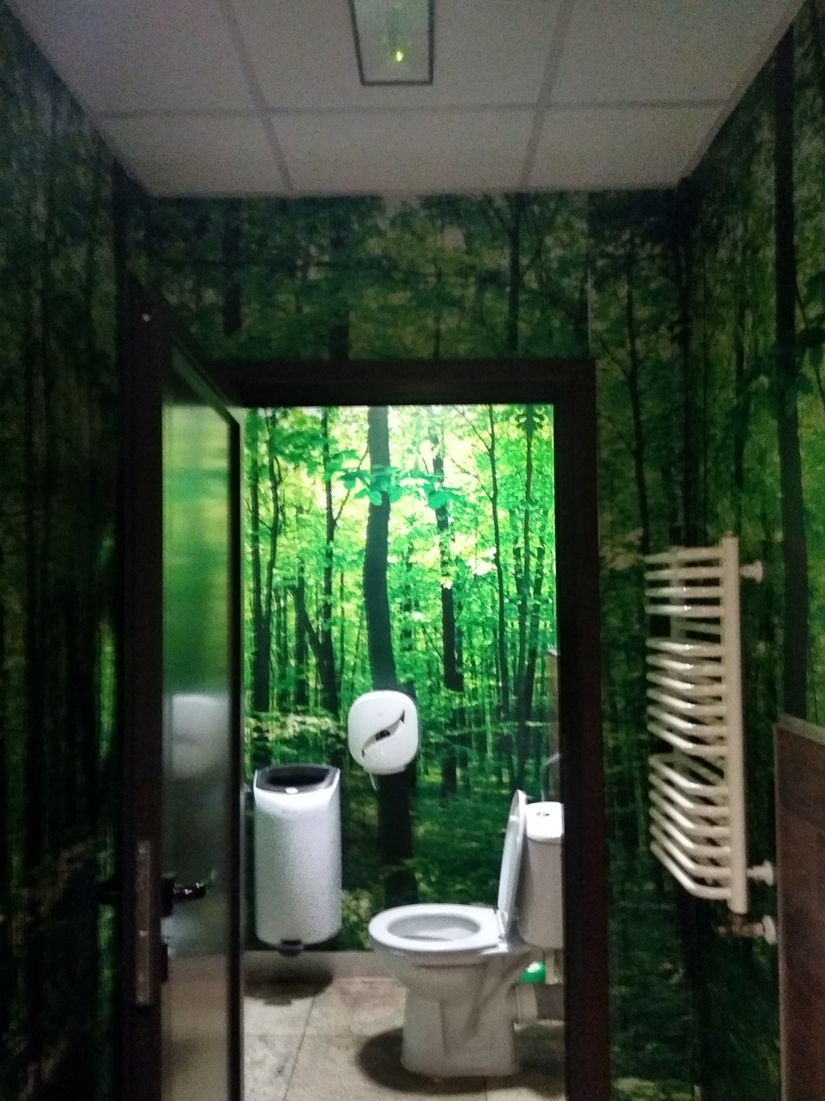 e6e34990-ac4b-4104-8872-9a404a6f5985