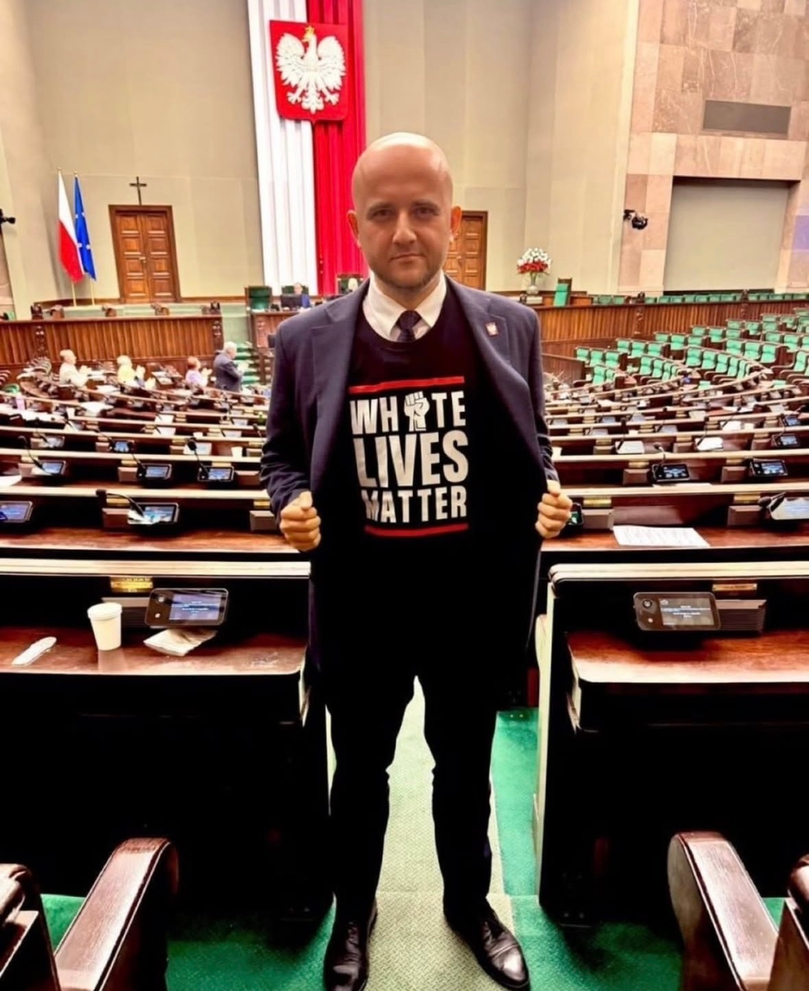 da15be02-02a8-418d-bb28-a34a447a3609