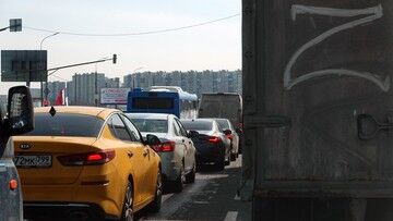 Wojna w Ukrainie. Na Krymie Rosjanie handlują skradzionymi w Ukrainie samochodami