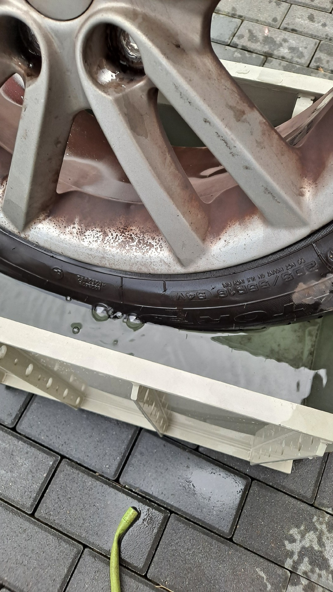 f1d79f94-4d05-434b-90c2-76d2e48fa1b2