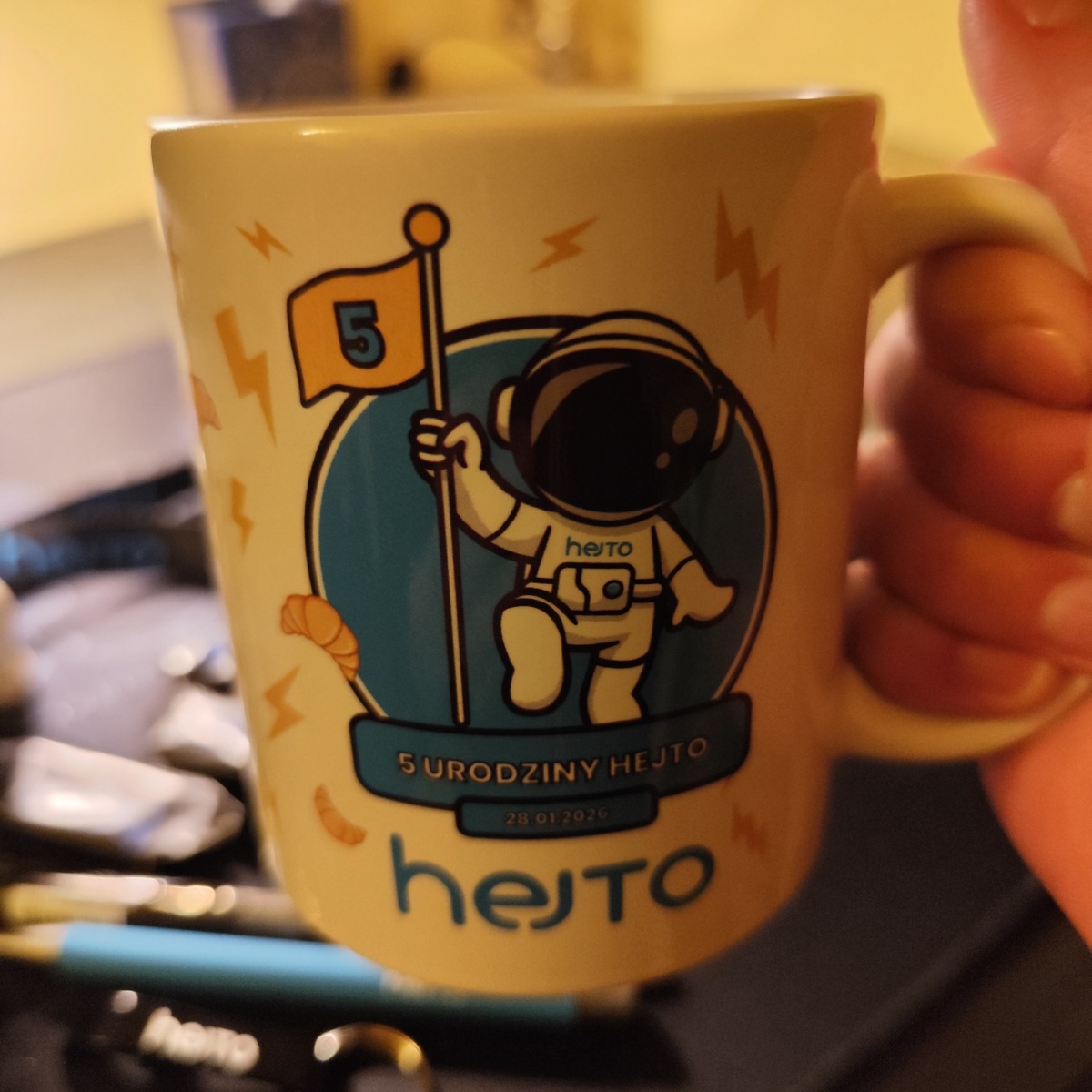 d6a04ee8-3c79-4711-add1-4aaba9f6a8d7