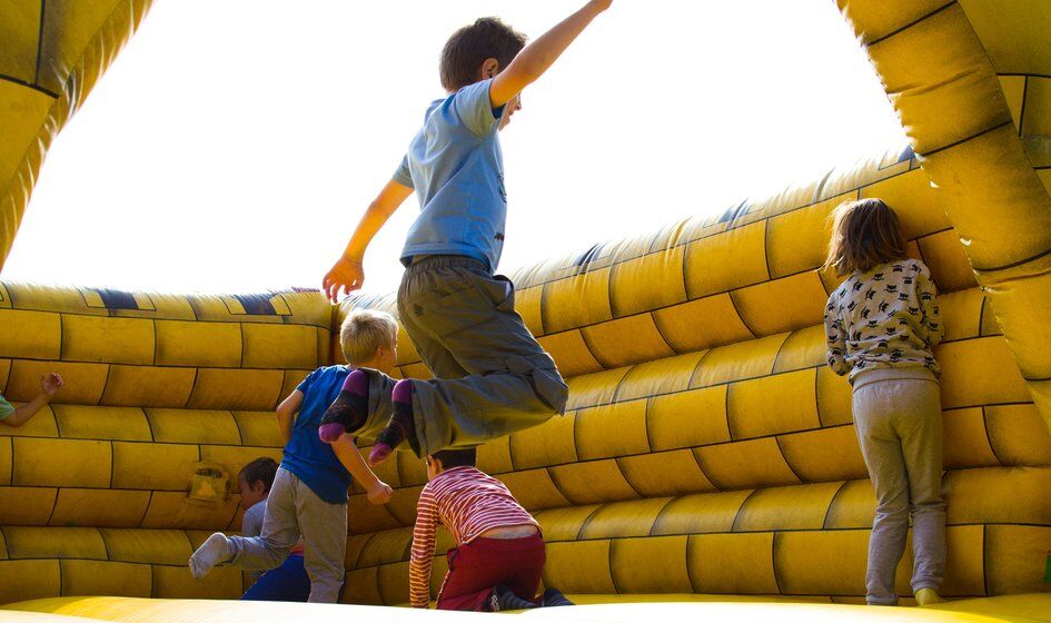 UOKiK sprawdził sale zabaw, parki trampolin i ścianki wspinaczkowe