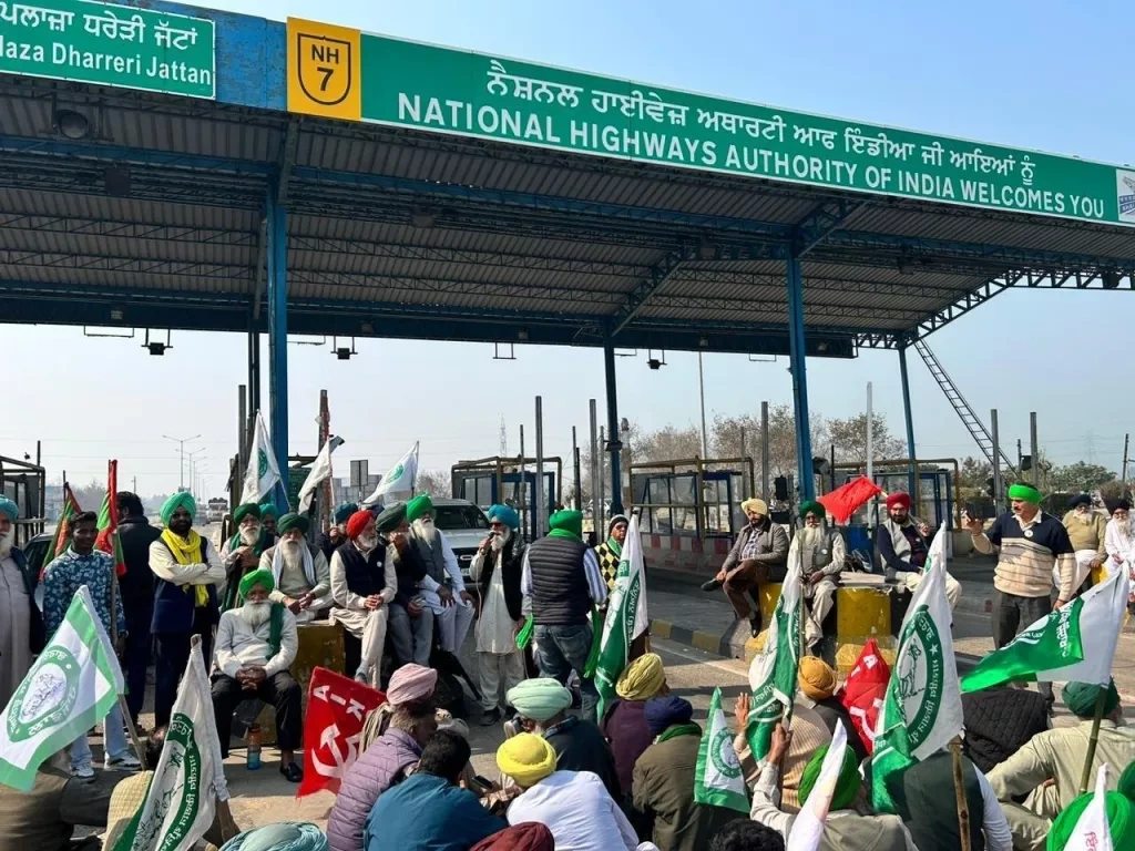 Indie: Około 700 rolników zatrzymanych po trwającym ponad rok proteście